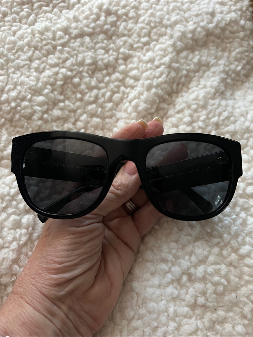 Versace VE4359 Square Men’s Sunglasses Black with Signature Emblem on Temple!